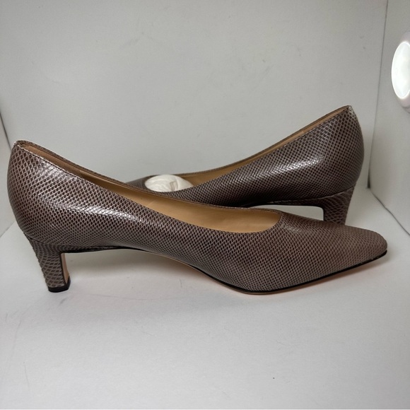 New Never Worn Salvatore Ferragamo Snakeskin Pumps Heels Leather Made Italy 8.5 - Picture 6 of 14